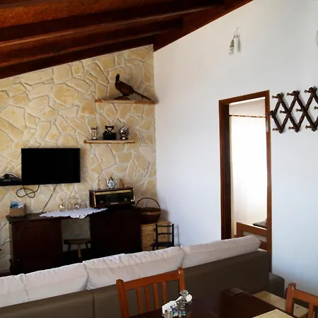 Seaside Family Friendly House With A Swimming Pool Cove Ladjin - Landjin, Pasman - 20399 *