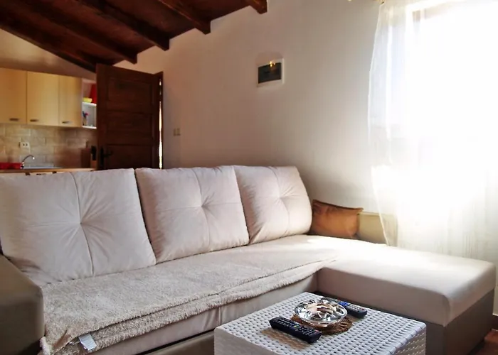 Vakantiehuis Seaside Family Friendly House With A Swimming Pool Cove Ladjin - Landjin, Pasman - 20399